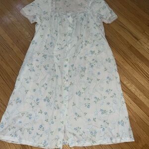 Adonna Womens vintage  Nightgown M Blue Floral Lace Short Sleeve Sleep Dress